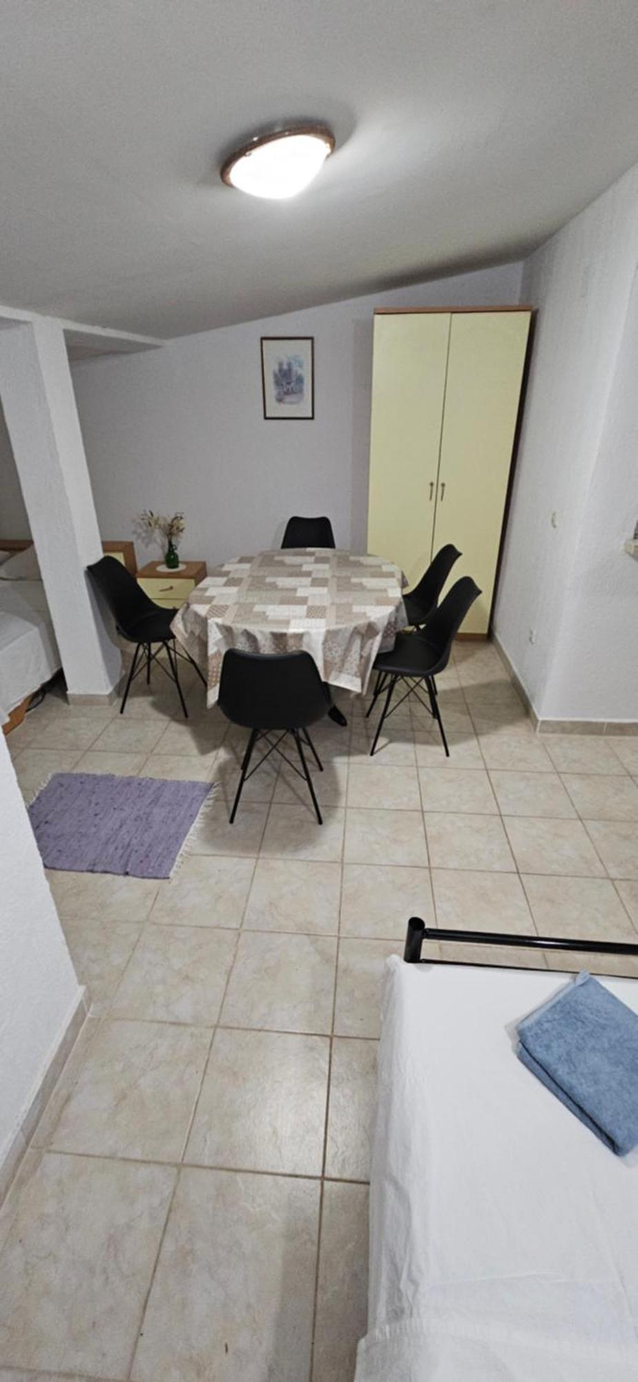 Apartments Hugo Malinska Rum bild